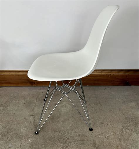 knockoff eames chair.